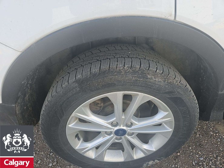 2017-ford-escape-se-image-11