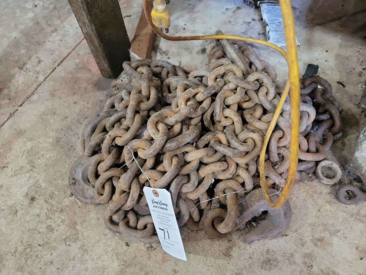 heavy-duty-link-chain-with-hooks-image-1