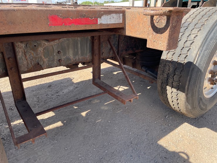 2015-western-star-4900sb-image-48