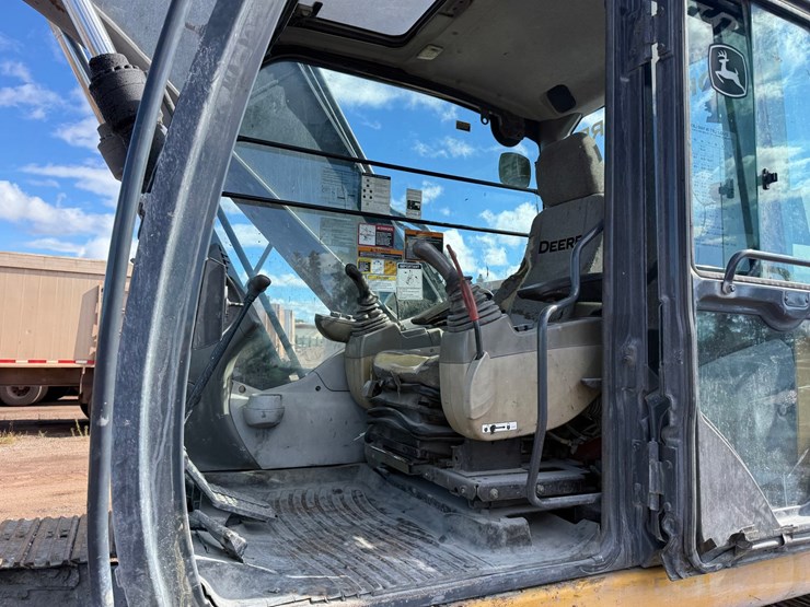 deere-210g-lc-image-42