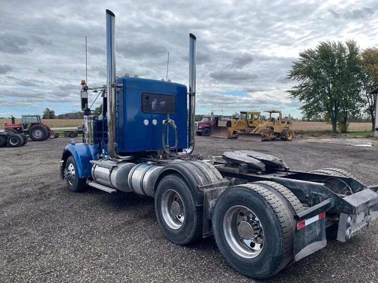 2007-kenworth-w900-image-8
