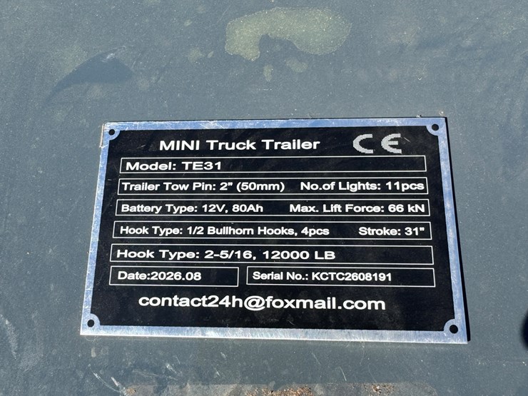 future-fifth-wheel-wrecker-attachment-...-missing-orange-light-image-3