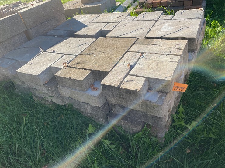 #3191-•-pallets-of-decorate-concrete-landscape-pavers-image-3