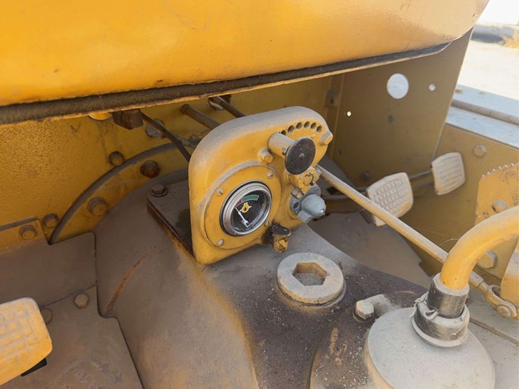 caterpillar-15-image-23