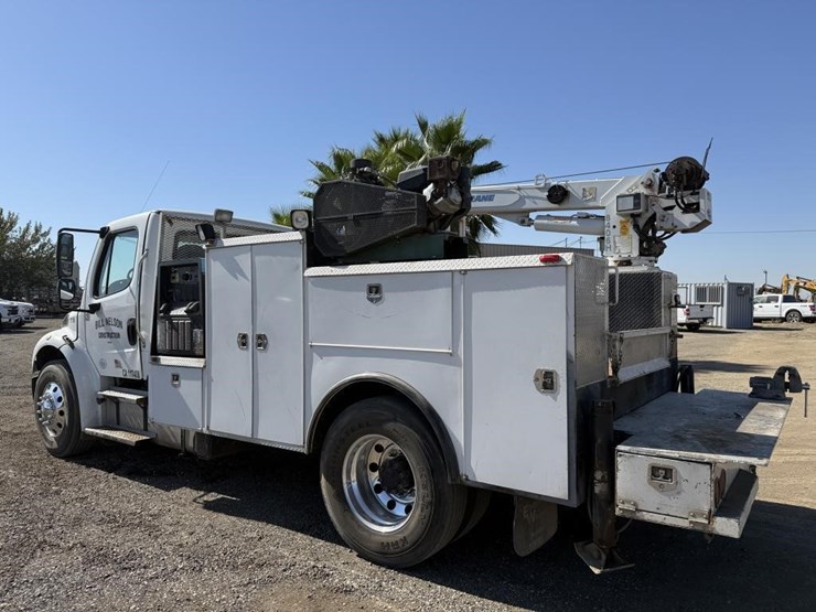2016-freightliner-mechanics-truck-image-4