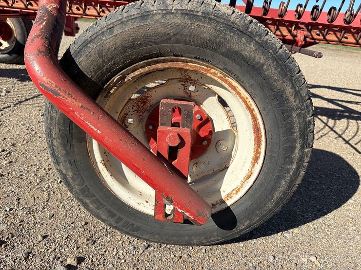 international-dump-rake-image-15