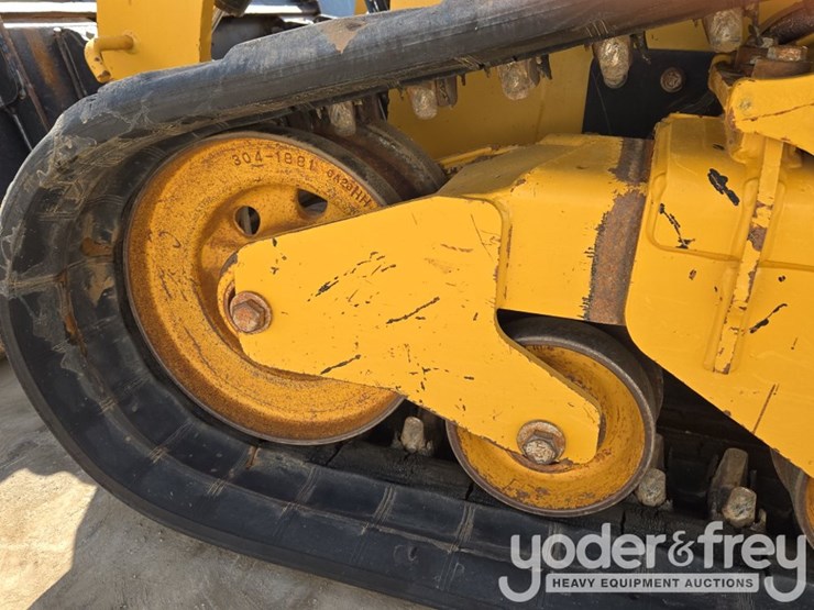 2017-caterpillar-279d-image-12