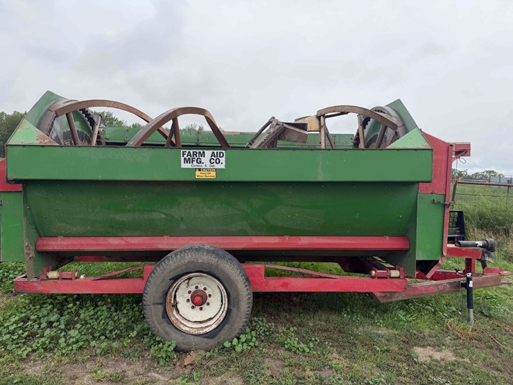 farm-aid-feed-wagon-image-6