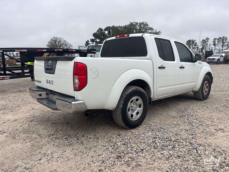 2016-nissan-frontier-image-3
