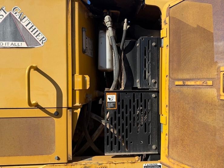 deere-672d-image-108