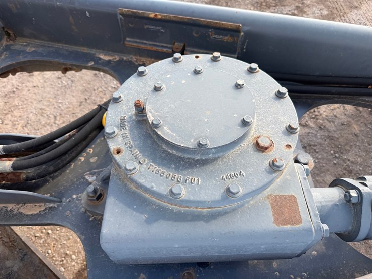 deere-672d-image-42