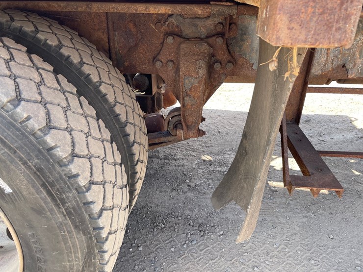 2015-western-star-4900sb-image-47