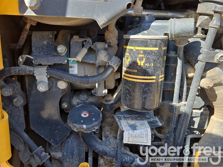 2020-komatsu-d39px-24-image-44