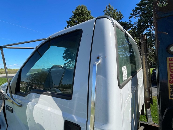 2008-ford-f750-image-16