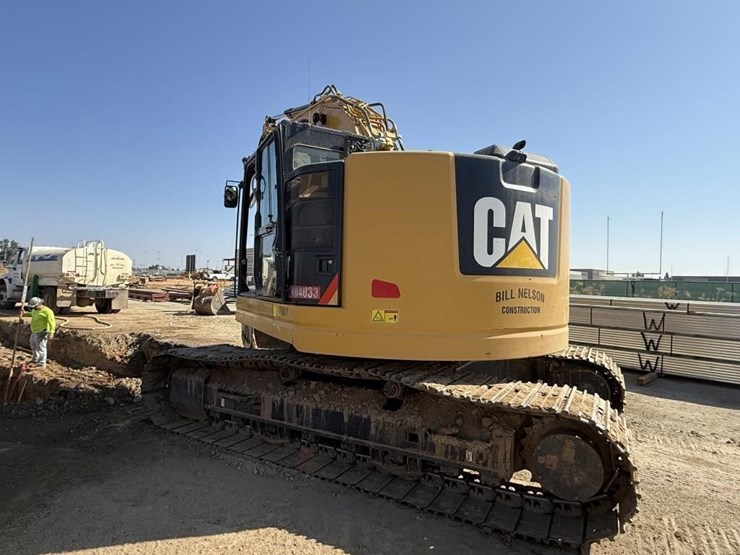 2019-caterpillar-325flcr-image-2