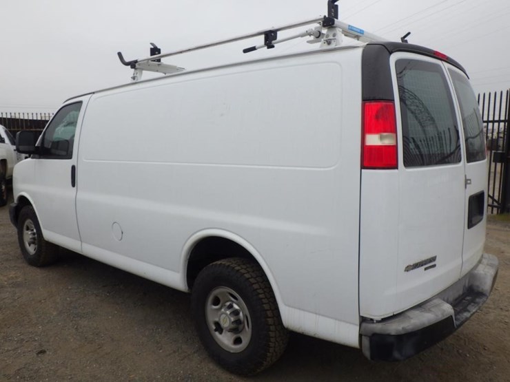2014-chevrolet-express-2500-image-5