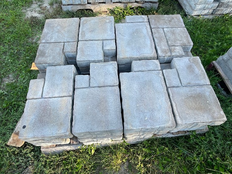 #3193-•-(2)-pallets-of-decorative-pavers-image-2
