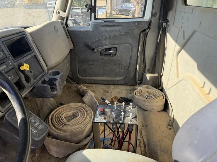 2012-international-4300-s/a-water-truck-image-34
