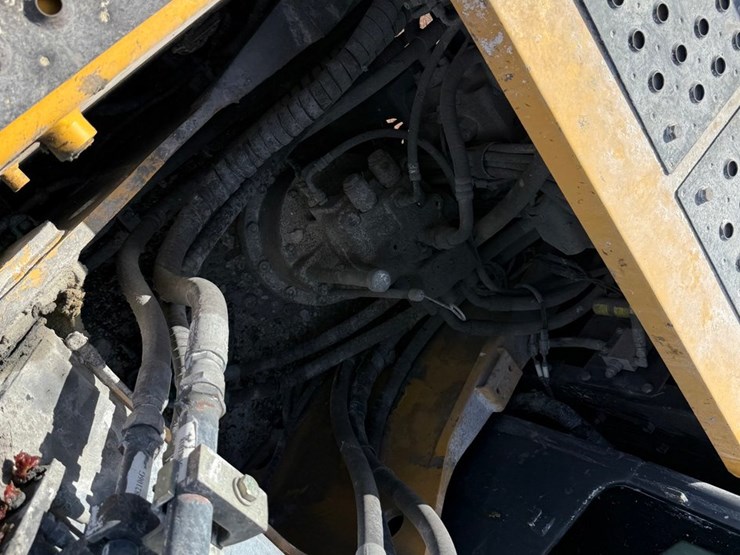 deere-210g-lc-image-33