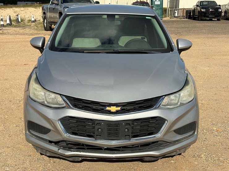 2017-chevrolet-cruz-4-door-sedan-(231,913-miles)-image-5