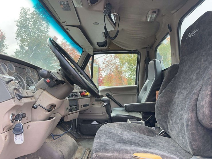 2006-sterling-lt9500-image-25