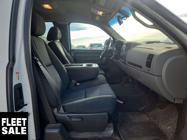 2013-gmc-sierra-1500-image-30