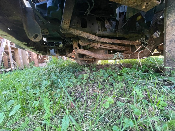 isuzu-nqr-image-38