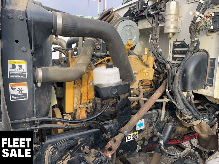 2007-peterbilt-335-image-22