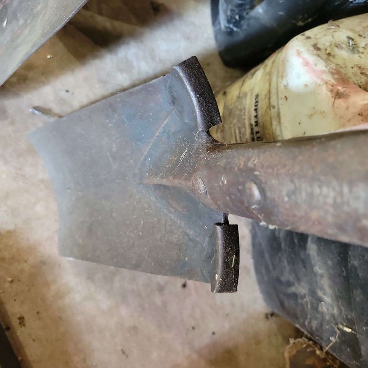 D-Handle Trenching Shovel with Foot Steps