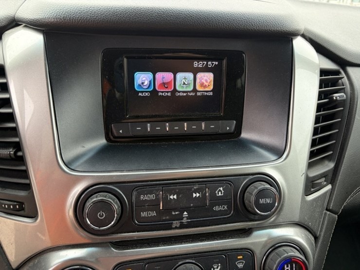 2017-chevrolet-tahoe-image-32