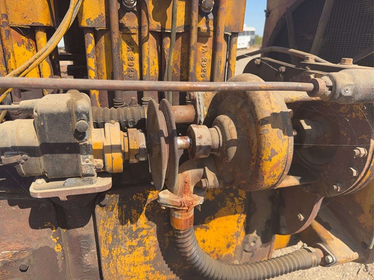 caterpillar-30-image-31