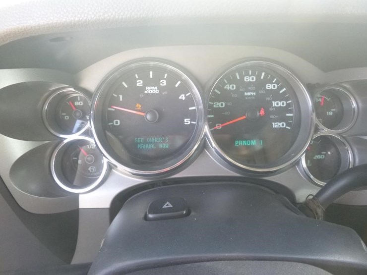 2011-chevrolet-3500-image-12