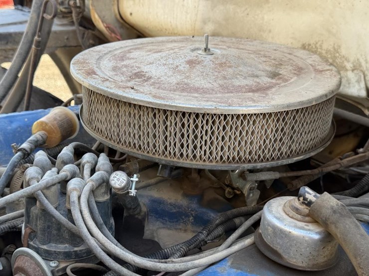 ford-f700-image-36
