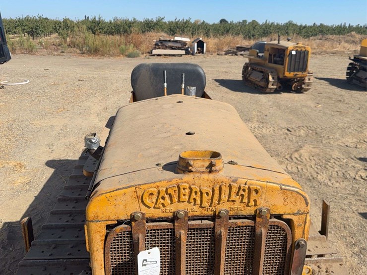 caterpillar-ten-image-10