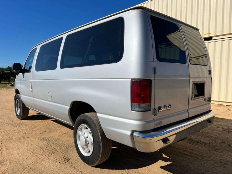 2006-ford-e350-image-2