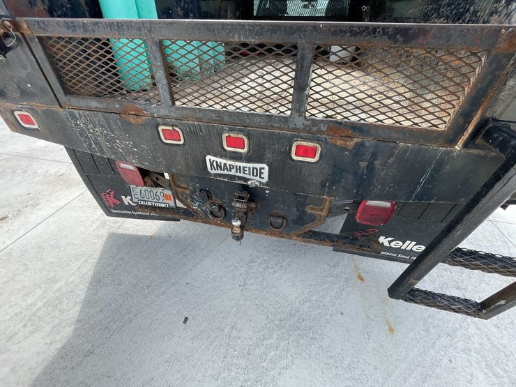 2018-chevrolet-3500-image-35