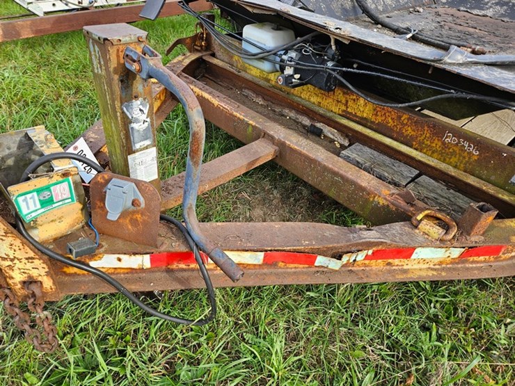 #2126-•-towmaster-tandem-axle-utility-tilt-trailer-image-11