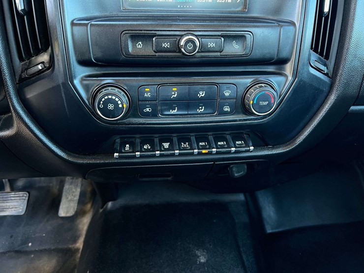 2019-chevrolet-silverado-5500hd-image-18