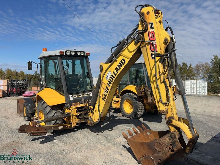 new-holland-b95b-image-5