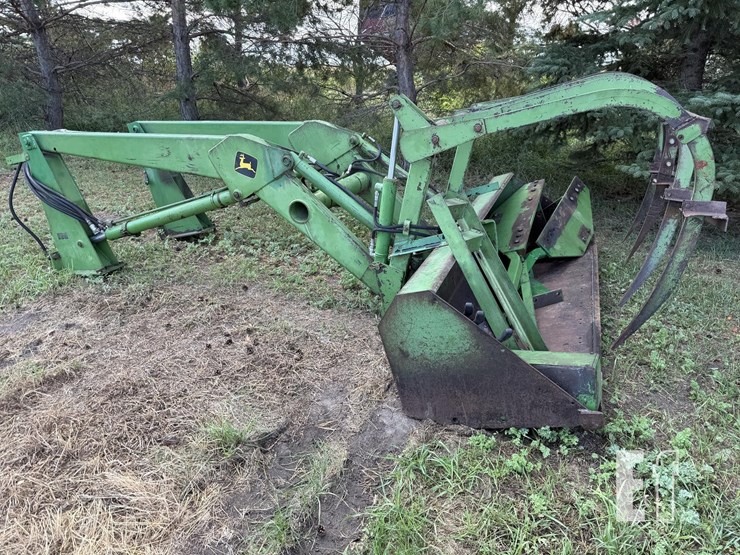 john-deere-148-image-1