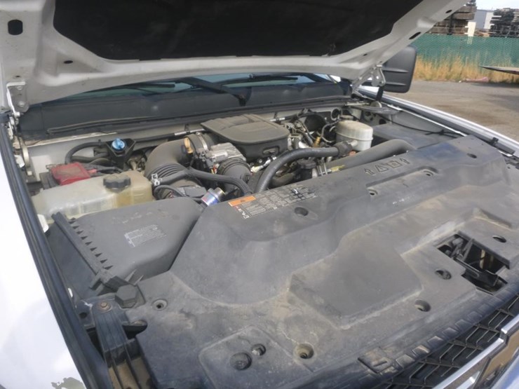 2011-chevrolet-3500-image-13