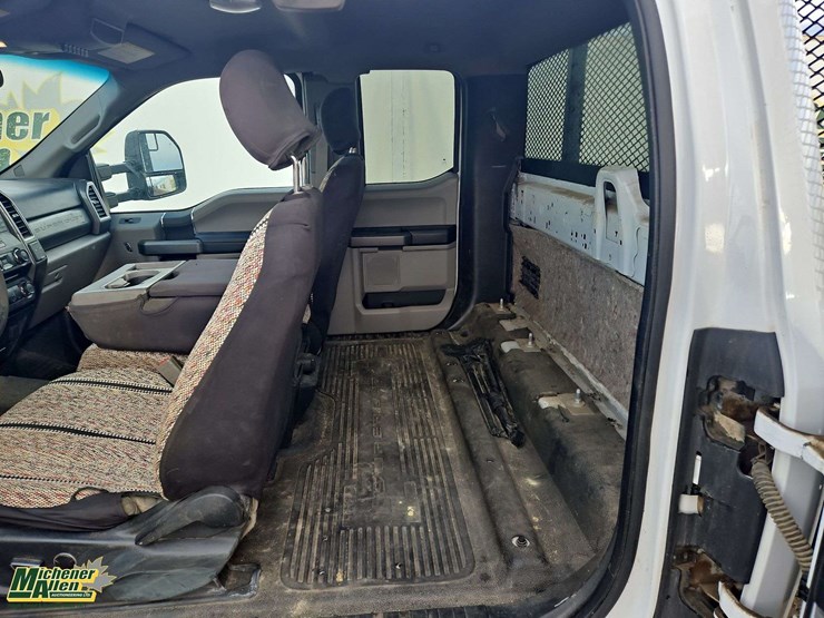 2017-ford-f550-image-14