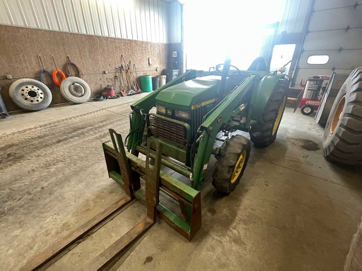 john-deere-1070-image-1