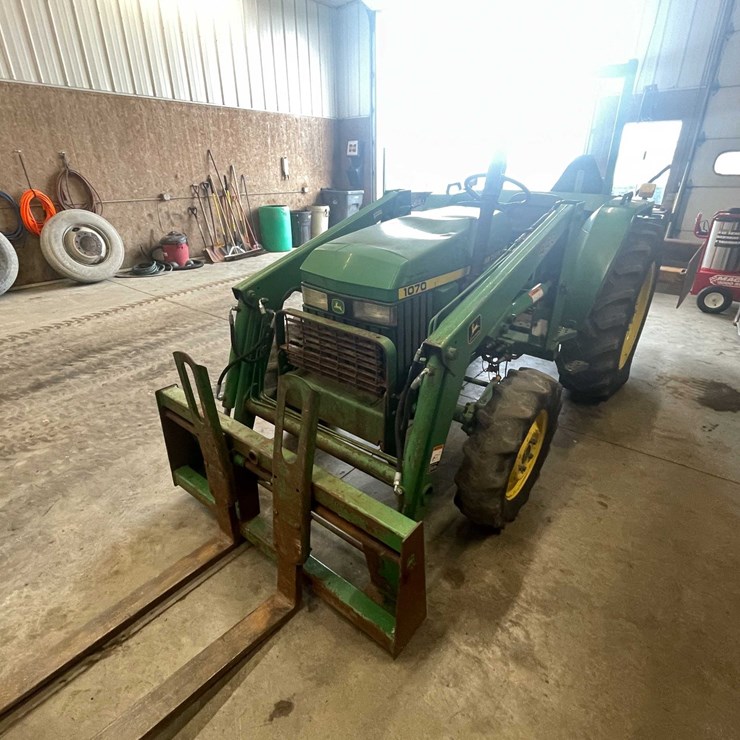 JOHN DEERE 1070