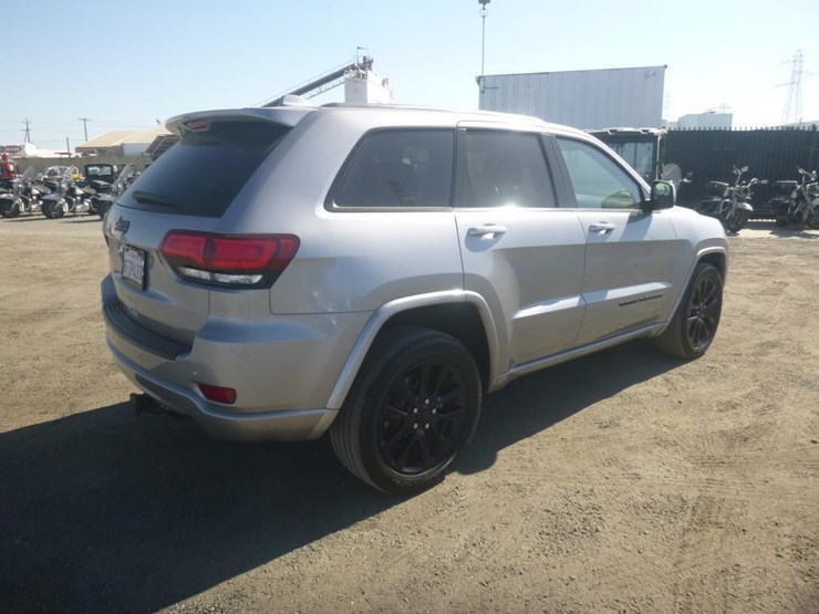 2018-jeep-grand-cherokee-image-3