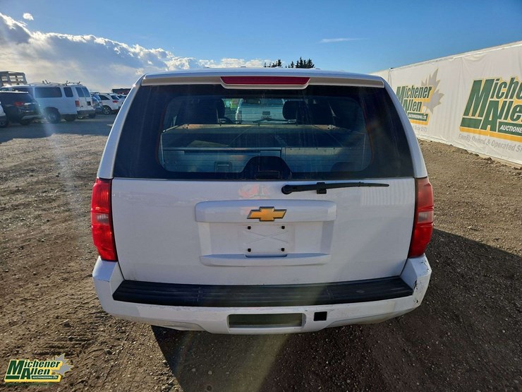 2013-chevrolet-tahoe-image-10