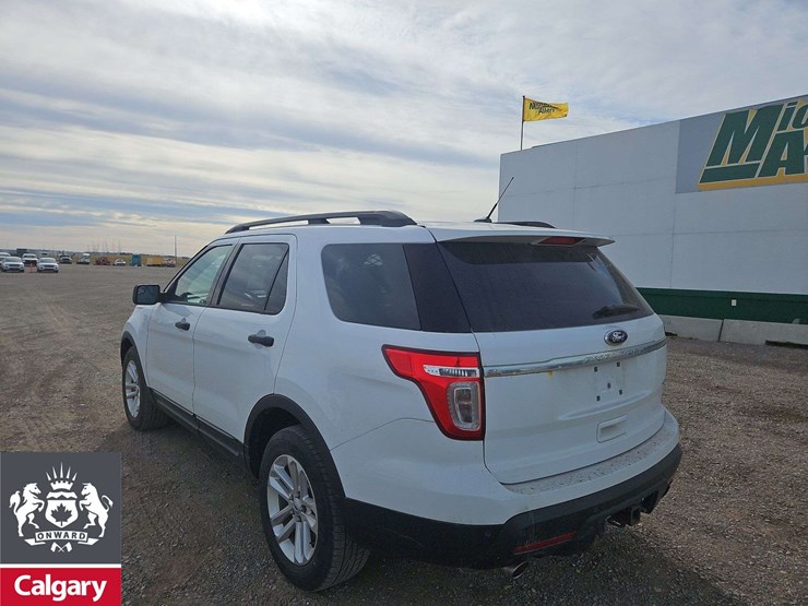 2015-ford-explorer-image-4