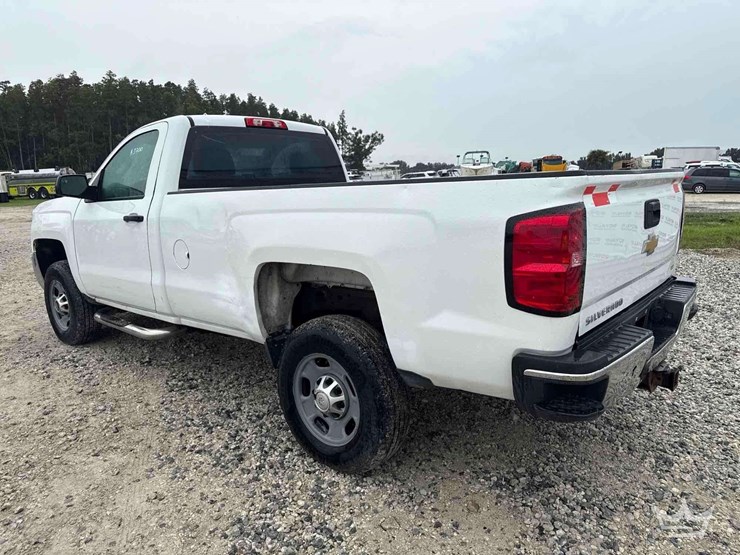 2015-chevrolet-silverado-2500-image-29