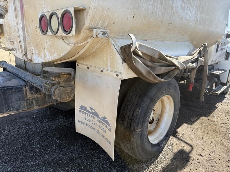 2012-international-4300-s/a-water-truck-image-10