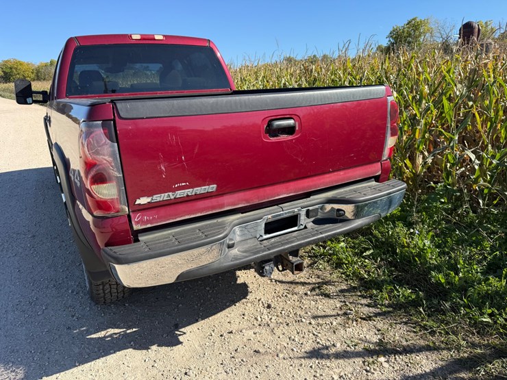 2006-chevrolet-2500hd-image-11